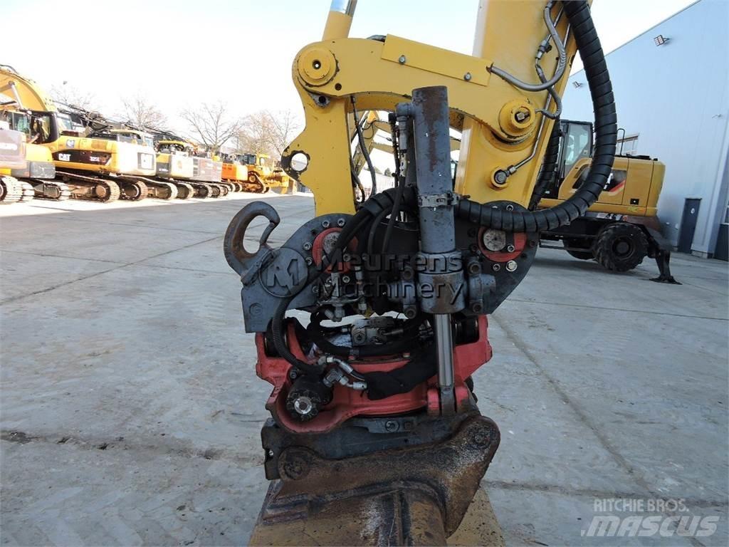 Komatsu PW148 Lastik tekerli ekskavatörler