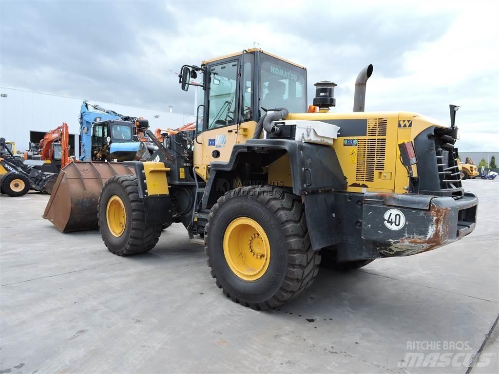 Komatsu WA320 Tekerlekli yükleyiciler