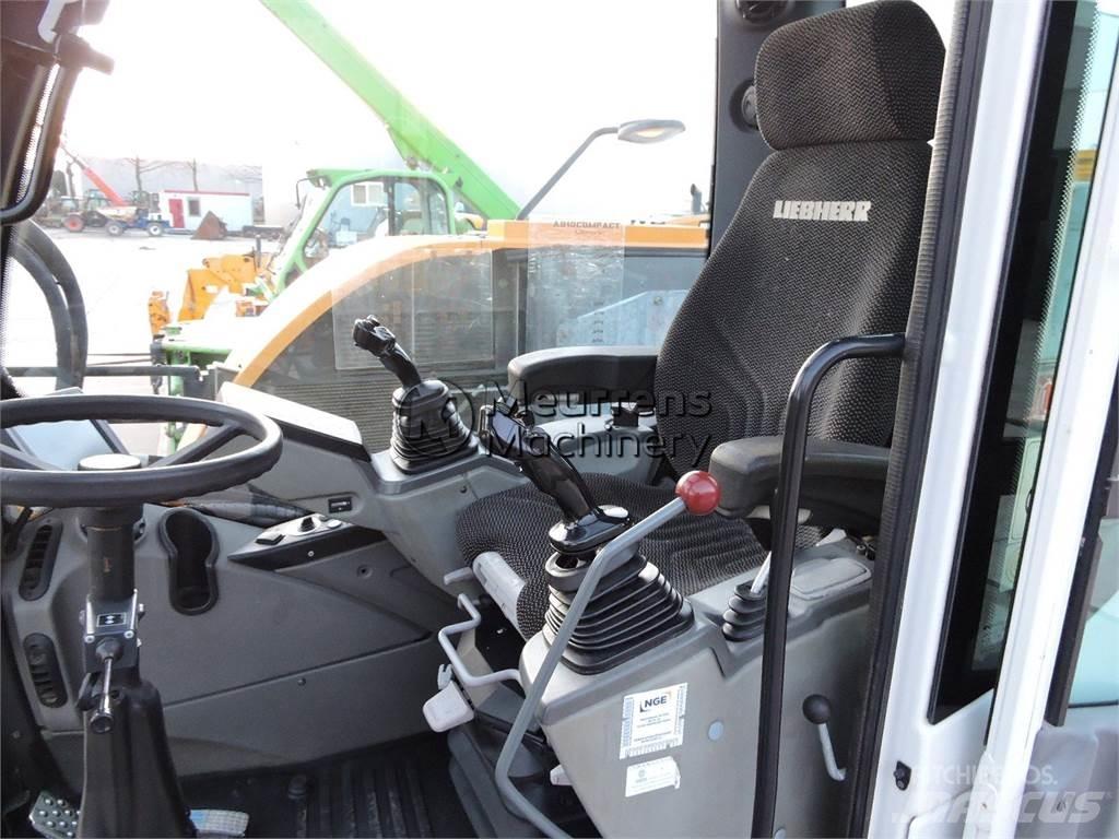 Liebherr A910 Lastik tekerli ekskavatörler