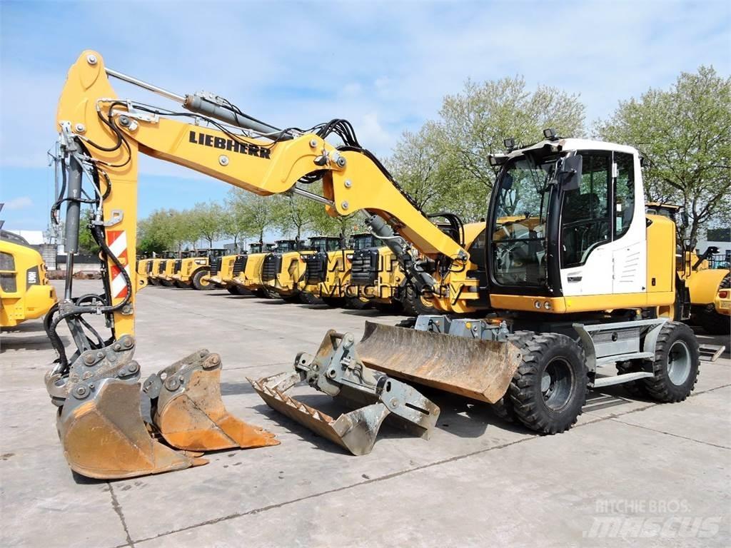 Liebherr A910 Lastik tekerli ekskavatörler