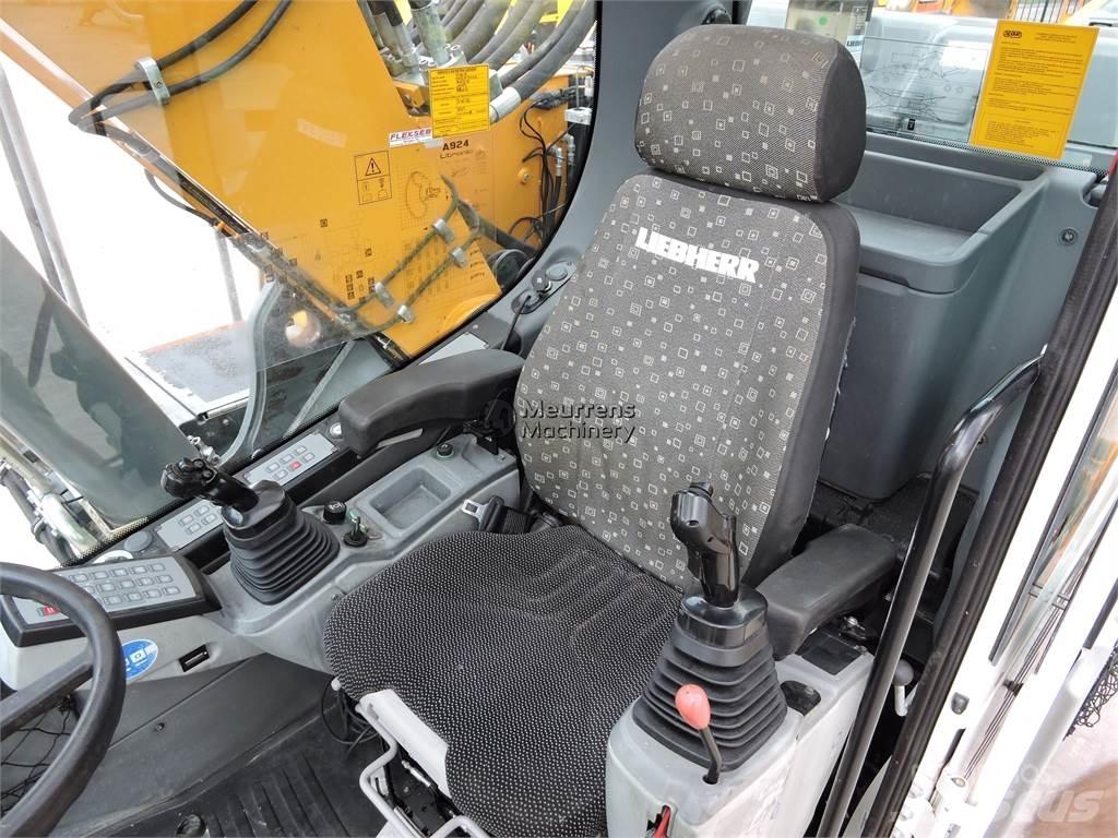 Liebherr A924 Lastik tekerli ekskavatörler