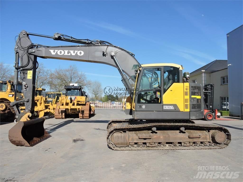 Volvo ECR235EL Paletli ekskavatörler