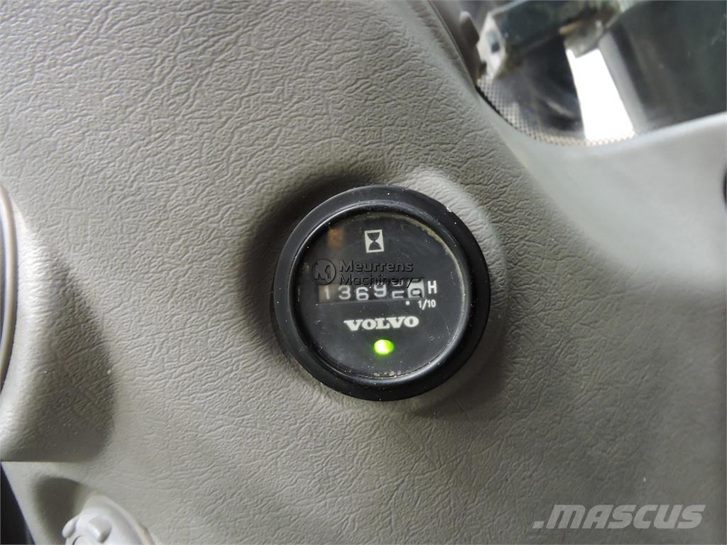 Volvo EW140C Lastik tekerli ekskavatörler