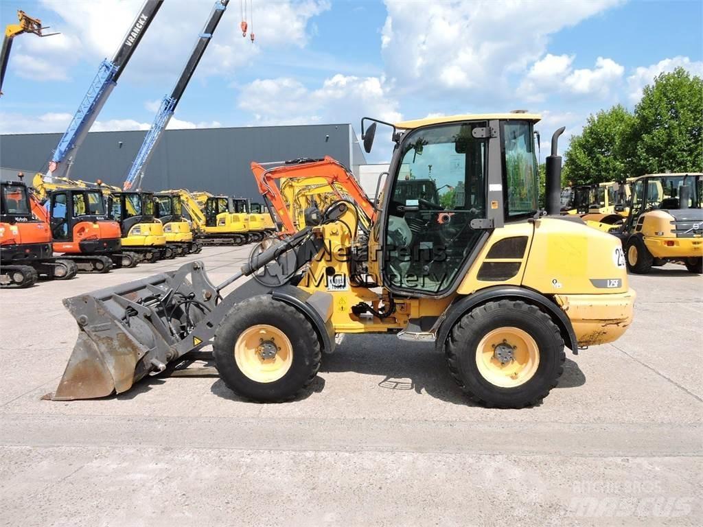Volvo L25F + FORK Tekerlekli yükleyiciler