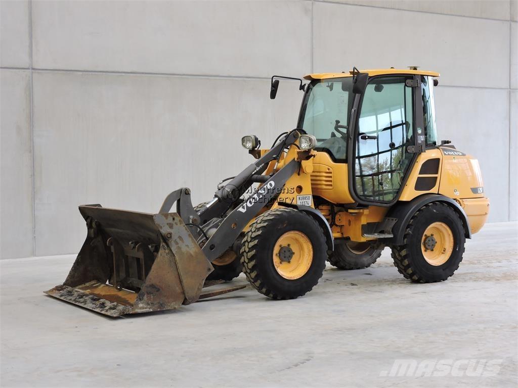 Volvo L25F + FORK Tekerlekli yükleyiciler