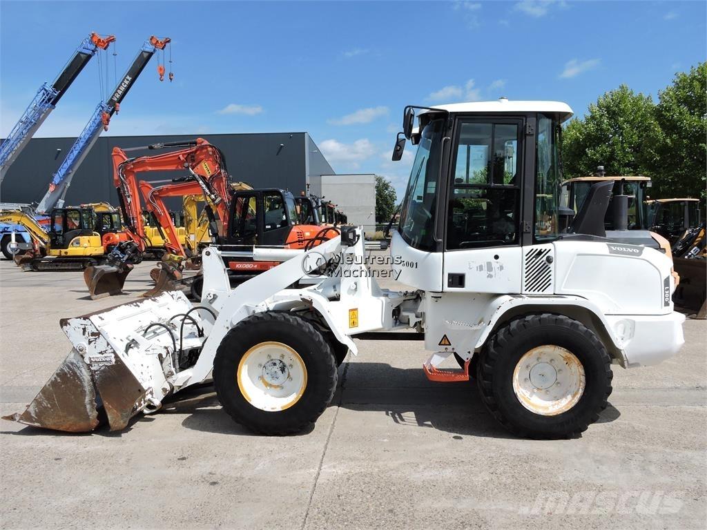 Volvo L30G + FORK Tekerlekli yükleyiciler