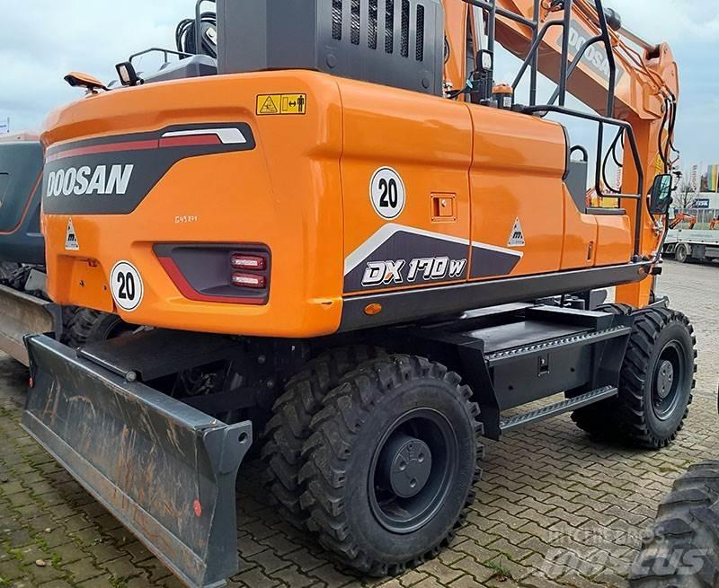 Doosan DX 170 W-7 Lastik tekerli ekskavatörler