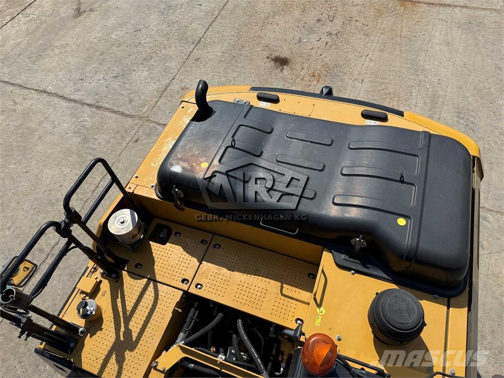 CAT 323 EL Paletli ekskavatörler