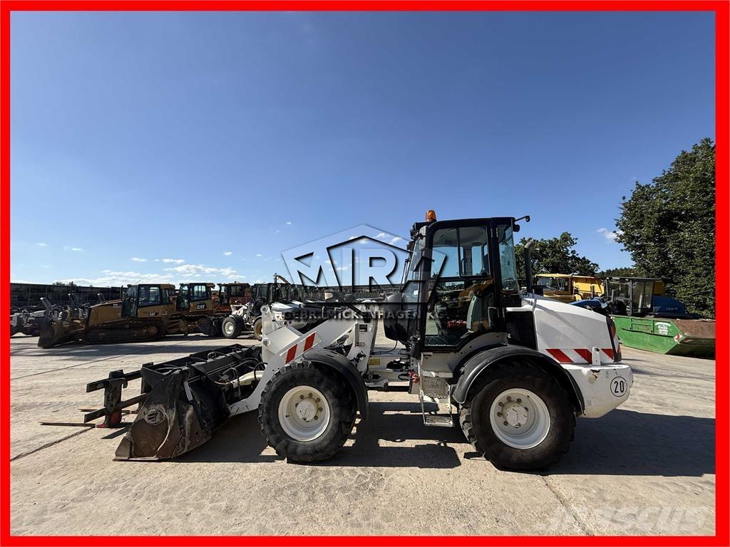 CAT 908 M Tekerlekli yükleyiciler