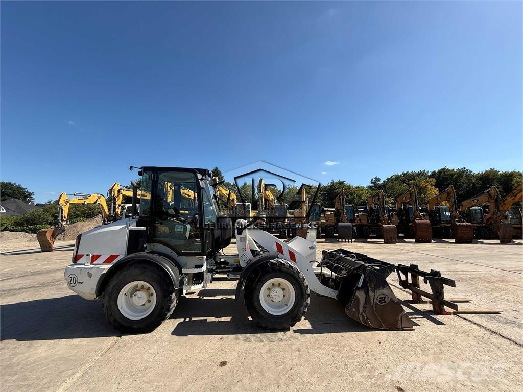 CAT 908 M Tekerlekli yükleyiciler