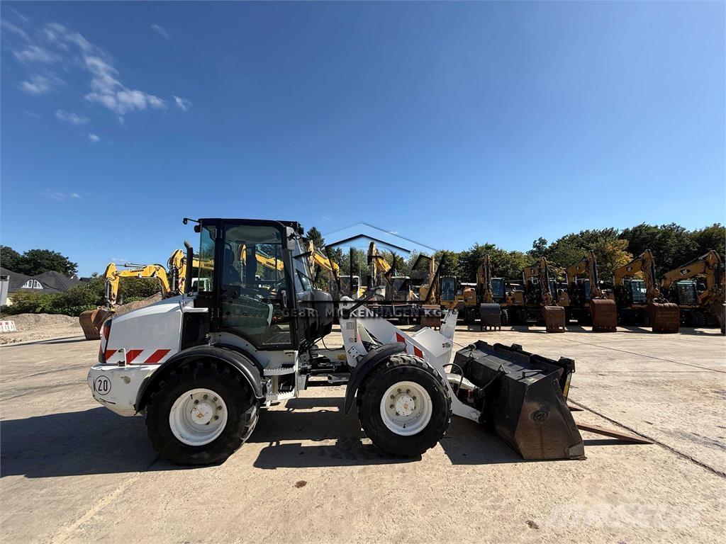 CAT 908 M Tekerlekli yükleyiciler