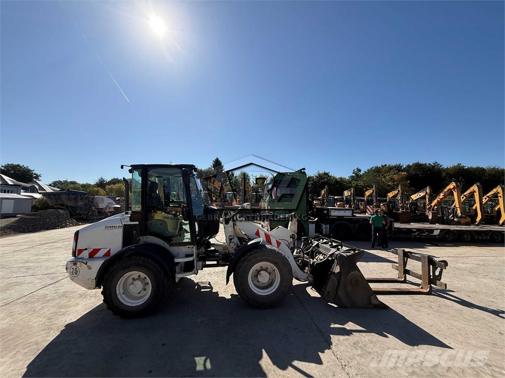 CAT 908 M Tekerlekli yükleyiciler