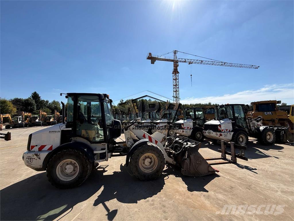CAT 908 M Tekerlekli yükleyiciler