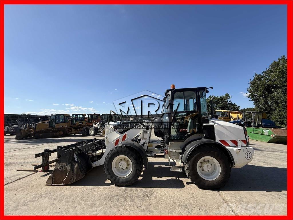 CAT 908M Tekerlekli yükleyiciler