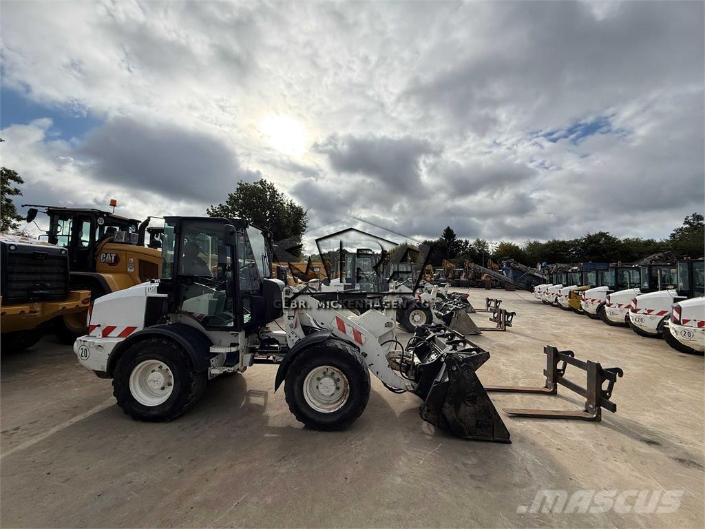 CAT 908M Tekerlekli yükleyiciler