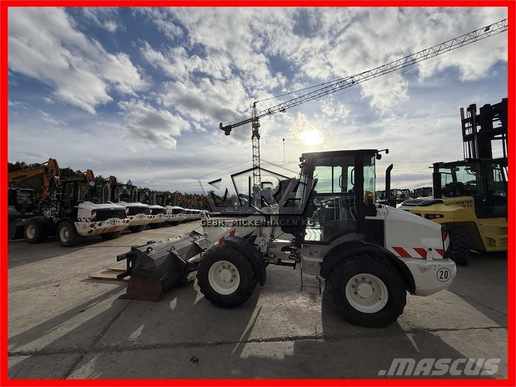 CAT 908M Tekerlekli yükleyiciler