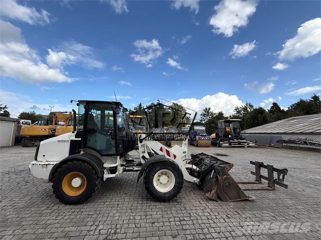 CAT 908M Tekerlekli yükleyiciler