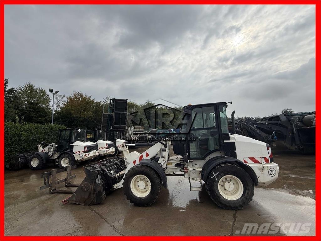 CAT 908M Tekerlekli yükleyiciler