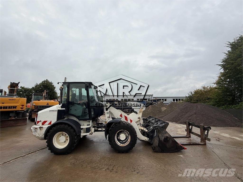 CAT 908M Tekerlekli yükleyiciler