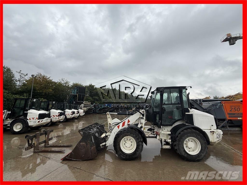CAT 908M Tekerlekli yükleyiciler