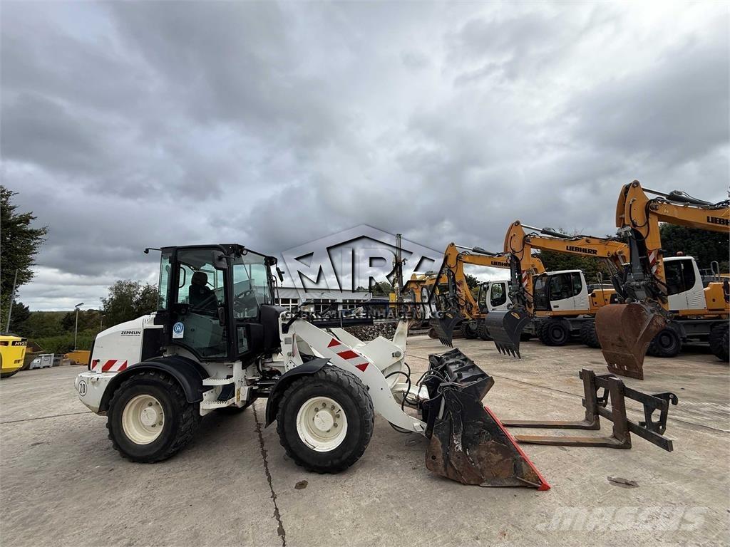 CAT 908M Tekerlekli yükleyiciler