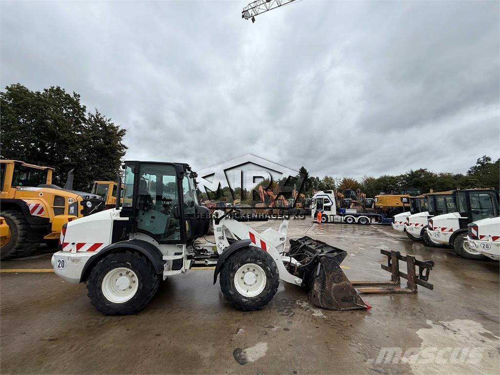 CAT 908M Tekerlekli yükleyiciler