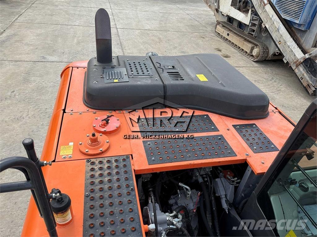 Hitachi ZX 220W-6 Lastik tekerli ekskavatörler