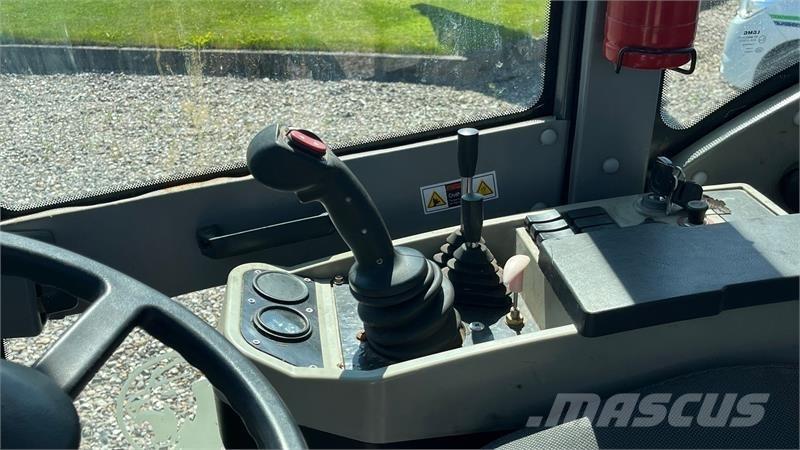 HZM 812 Tekerlekli yükleyiciler