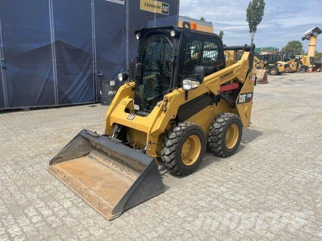 CAT 242D Diger