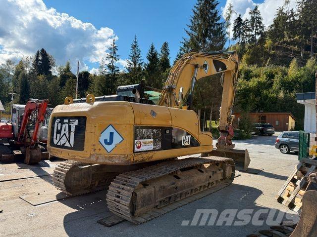 CAT 323D Paletli ekskavatörler