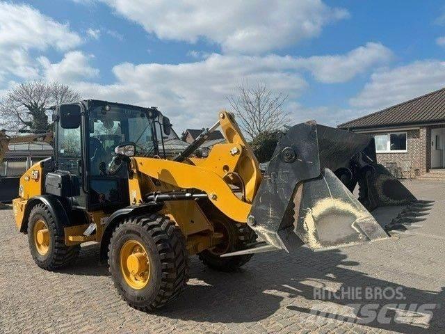 CAT 906 Tekerlekli yükleyiciler