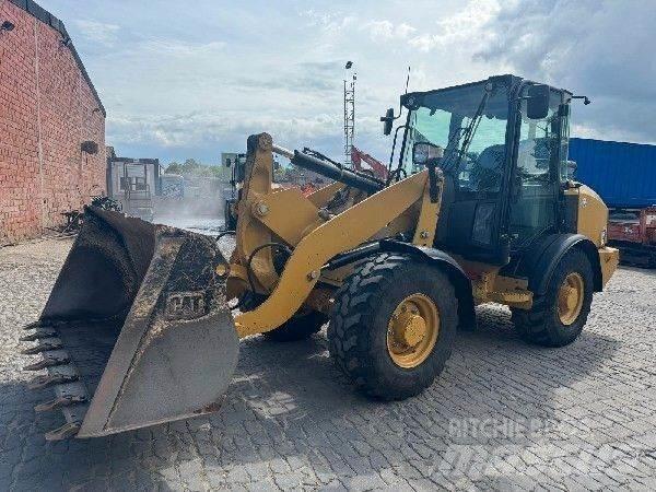 CAT 906M Tekerlekli yükleyiciler