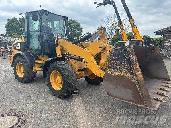 CAT 908 Tekerlekli yükleyiciler