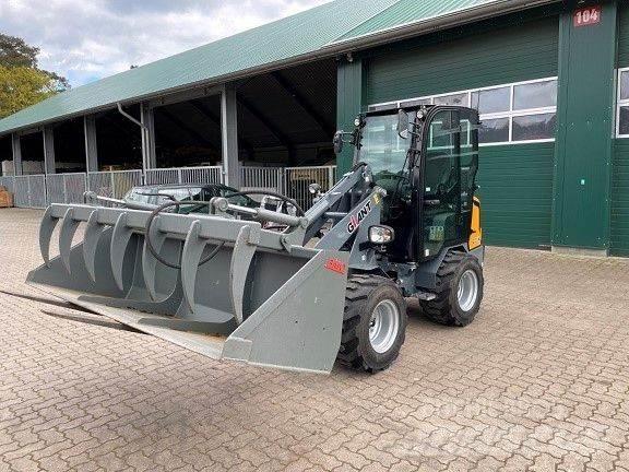 GiANT G2200 HD Ön yükleyici ve kazicilar