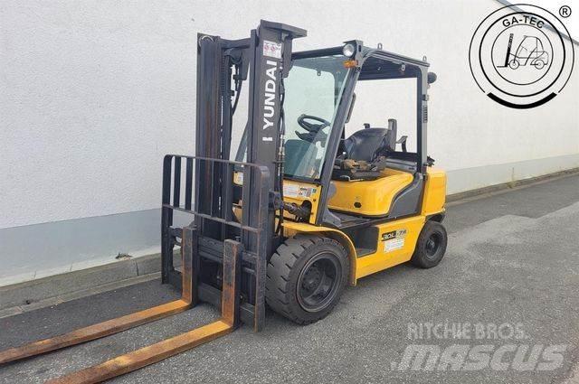 Hyundai 30L-7A LPG'li forkliftler
