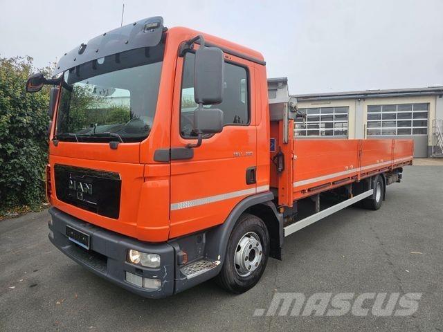 MAN 12.220 Flatbed kamyonlar
