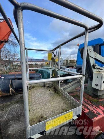 Manitou 120 AE Körüklü personel platformları