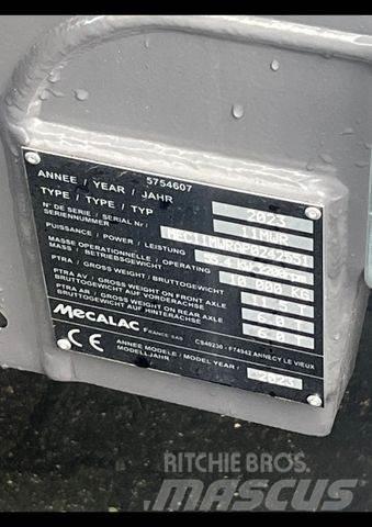 Mecalac 11 MWR Lastik tekerli ekskavatörler