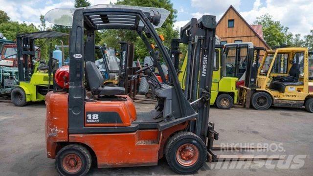 Nissan 18 LPG'li forkliftler