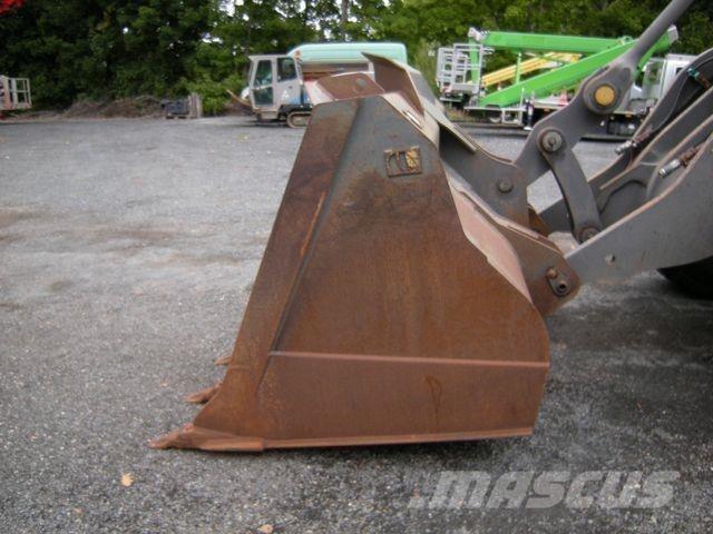 Volvo L 120 E Tekerlekli yükleyiciler