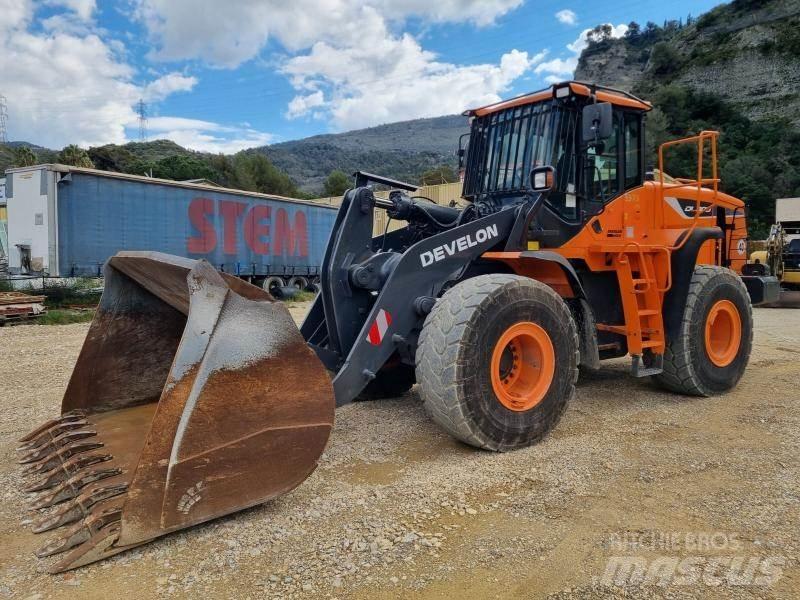 Doosan DL300 Tekerlekli yükleyiciler