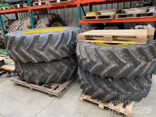 John Deere 7R Tekerlekler