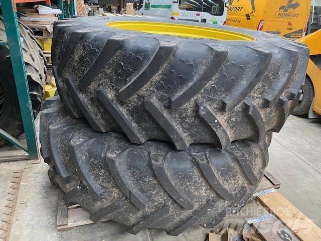 John Deere 7R Tekerlekler