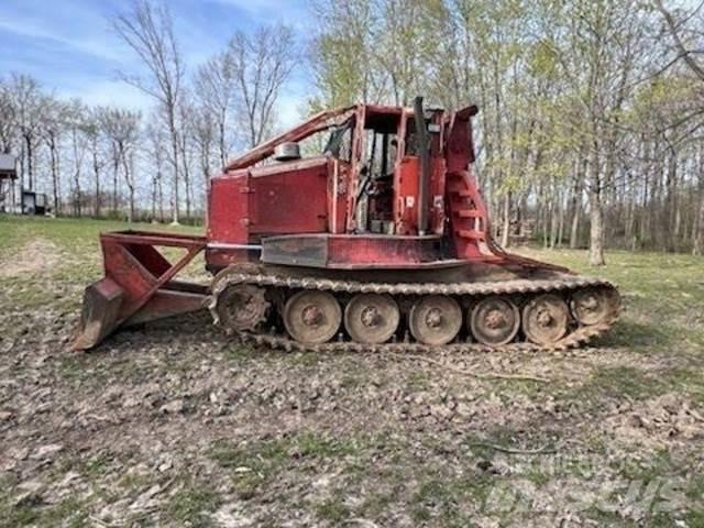 KMC 210-CA Skidder Diger