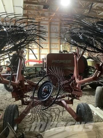 Rhino ER8 Hay Rake Diger