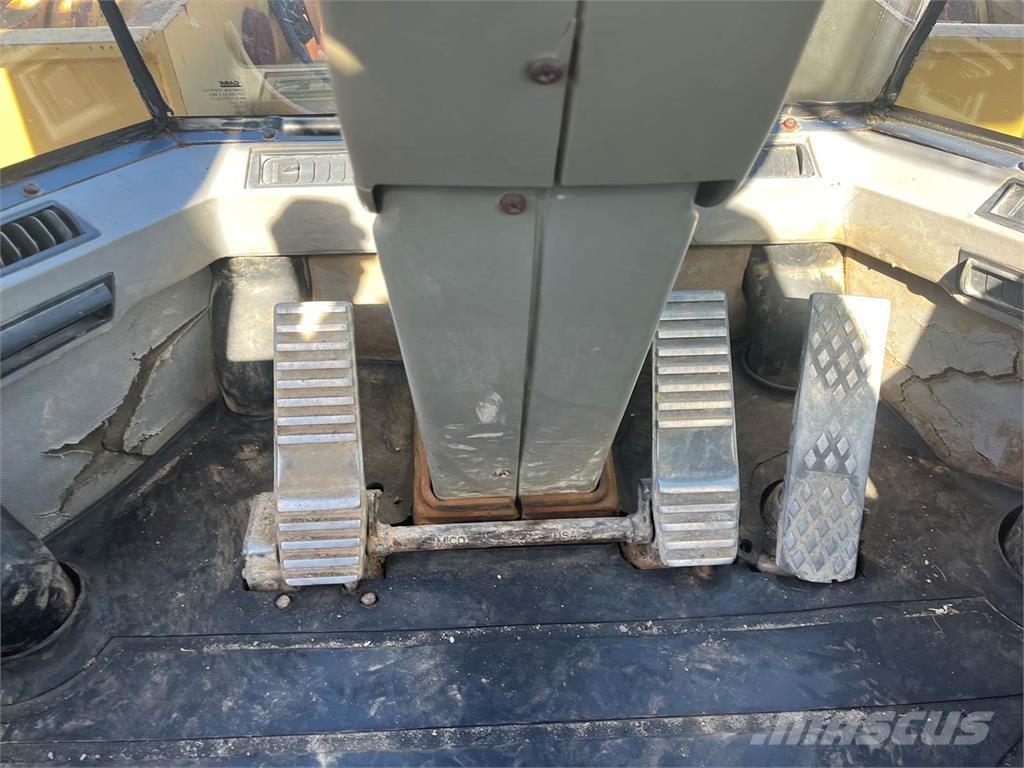 CASE 821C Tekerlekli yükleyiciler