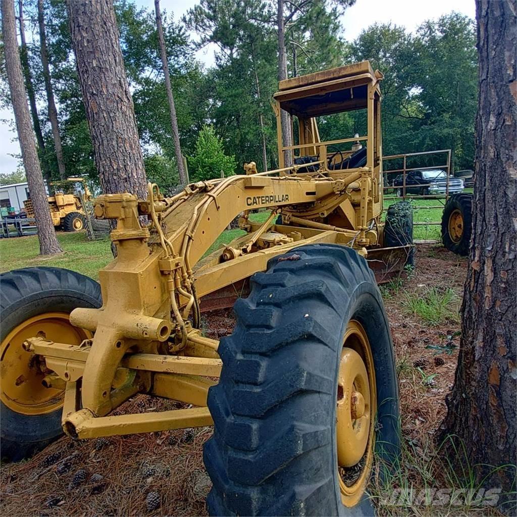 CAT 120 Greyderler
