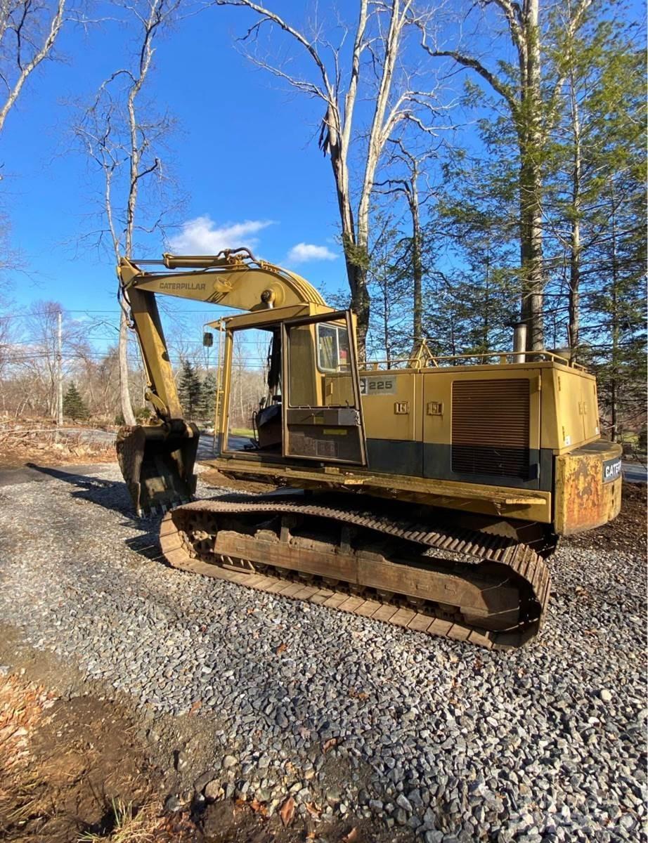 CAT 225 Paletli ekskavatörler