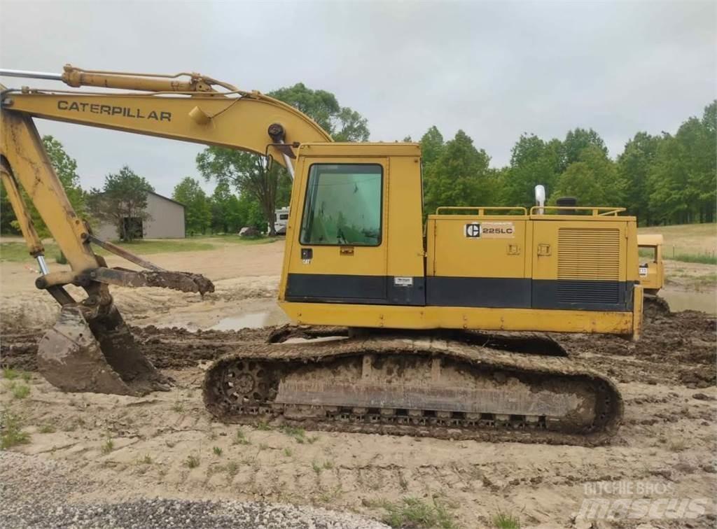 CAT 225 LC Paletli ekskavatörler
