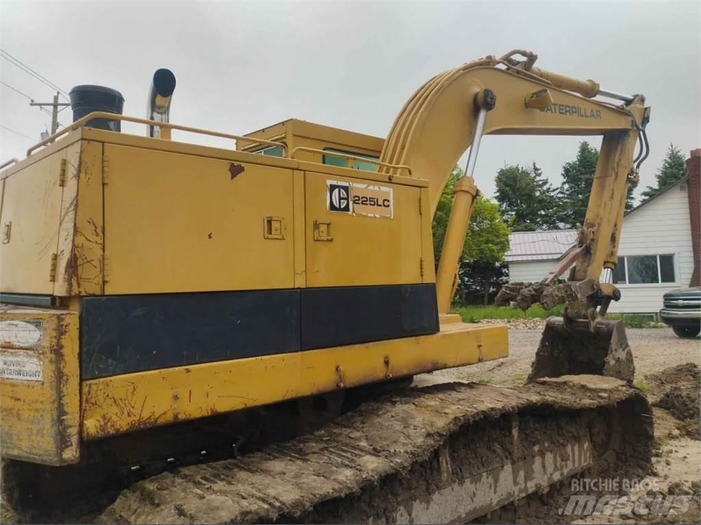 CAT 225 LC Paletli ekskavatörler